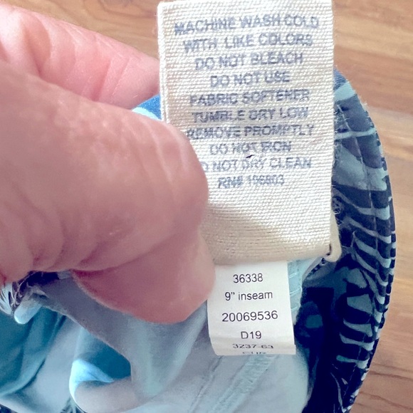 Deluth Trading Company Men’s swim trunks, floral print,good condition, size 42 - Picture 8 of 13